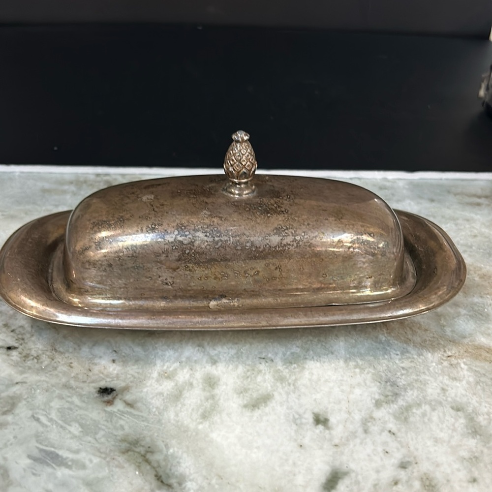 Wm Rogers 987 Silver plated  butter dish
